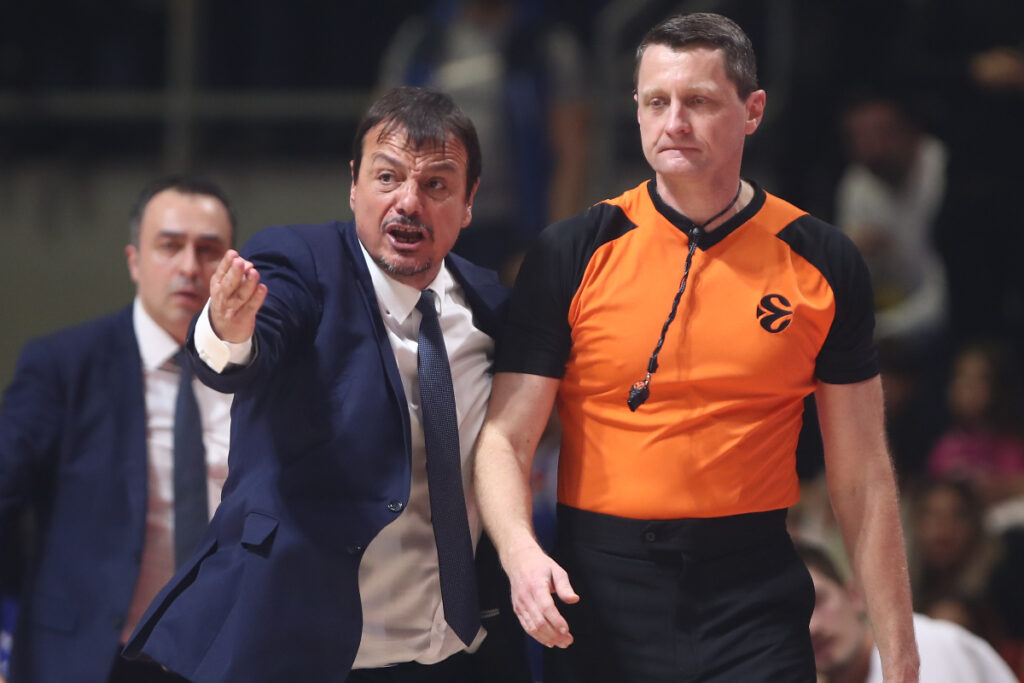 ERGIN ATAMAN trener kosarkasa Efesa na utakmici Evrolige protiv Crvene Zvezde u hali Aleksandar Nikolic, Beograd 08.03.2023. Foto: Ivica Veselinov / MN PRESS KOSARKA, BASKETBALL, EVROLIGA, EUROLEAGUE, CRVENA ZVEZDA, ANADOLU EFES ISTANBUL