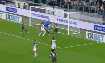 Arkadijuš Milik postiže gol za pobedu Juventusa nad Lećeom