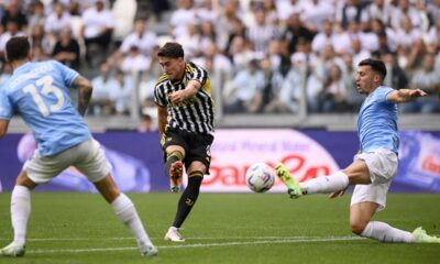 Dušan Vlahović postiže svoj drugi gol u pobedi Juventusa nad Laciom 3:1