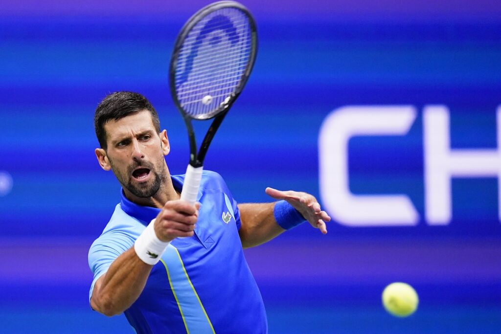 Novak Đoković riternira na finalu US opena protiv Danila Medvedeva
