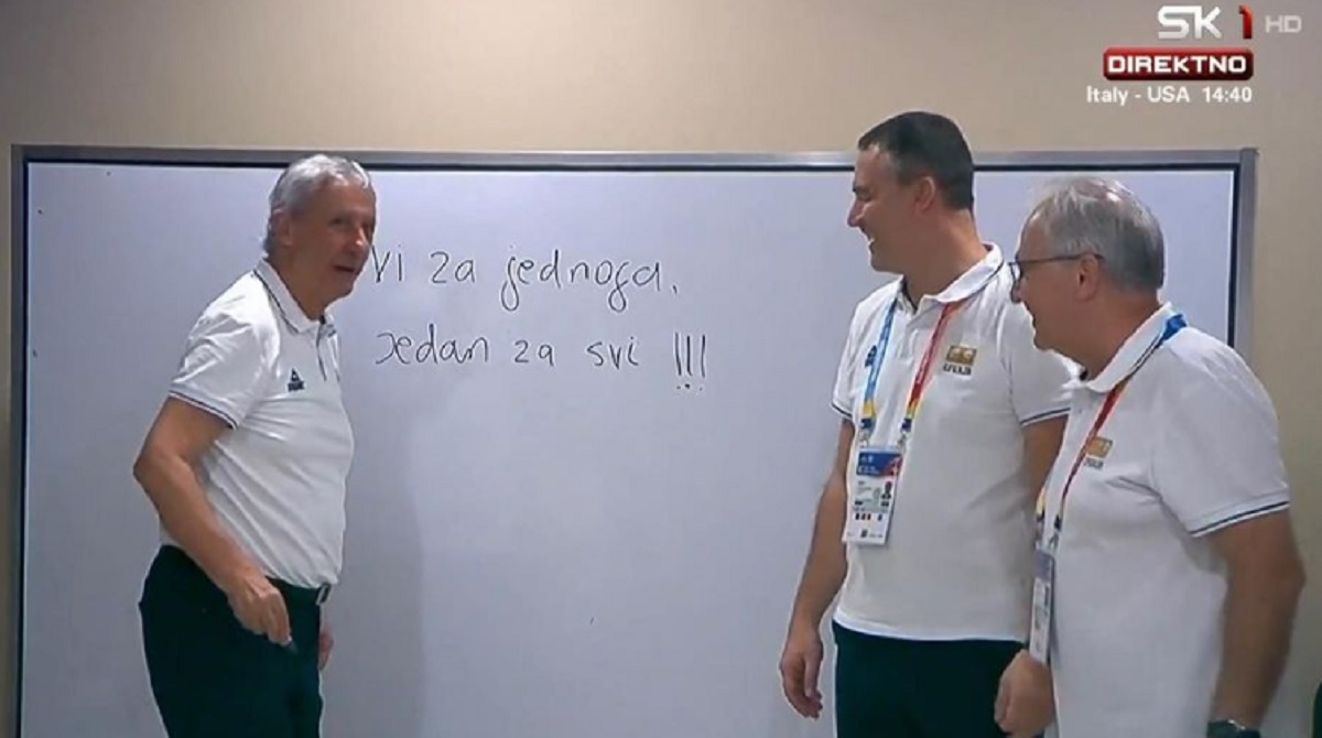 Poruka Svetislava Pešića na tabli u svlačionici reprezentacije Srbije
