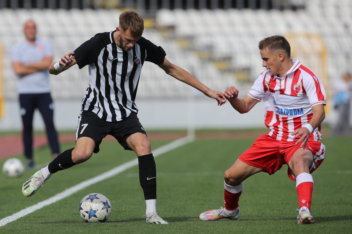 fudbaler Crvene zvezde na utakmici Omladinske lige Srbije protiv Partizana na stadionu Partizana, Beograd, 20.10.2023. godine Foto: MN PRESS Fudbal, Crvena zvezda, Omladinska liga Srbije, Partizan