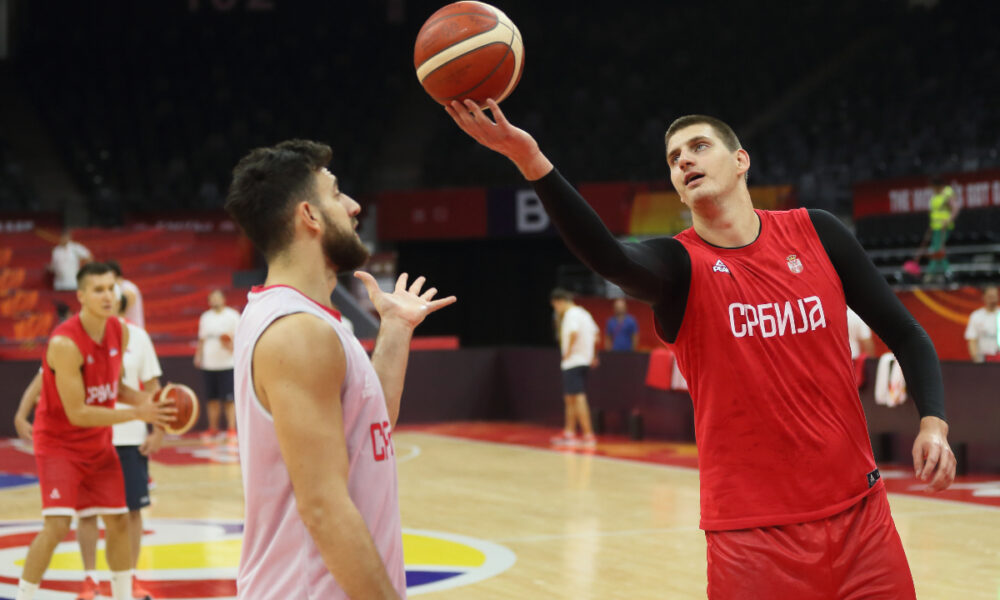 VASILIJE MICIC i NIKOLA JOKIC kosarkasi reprezentacije Srbije na treningu tokom Svetskog prvenstva 2019 u hali Fosan arena, Fosan 03.09.2019. godine Foto: Marko Metlas Kosarka, Srbija, Trening, Svetsko prvenstvo, Kina