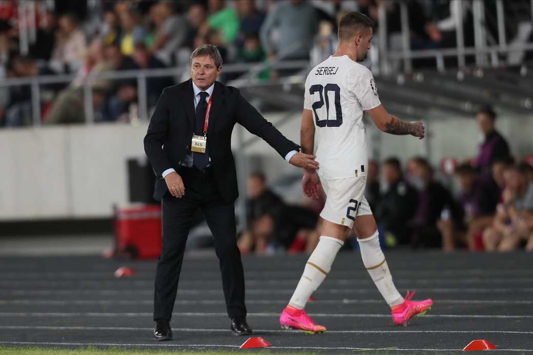 DRAGAN STOJKOVIC PIKSI selektor i trener i SERGEJ MILINKOVIC SAVIC fudbal reprezentacija Srbije na utakmici kvalifikacija za UEFA Evropsko prvenstvo 2024 godine protiv Litvanije na stadionu Dariaus ir Gireno, Kaunas 10.09.2023. godine Foto: Marko Metlas Fudbal, Reprezentacija, Srbija, Litvanija, UEFA Evropsko prvenstvo, EURO 2024