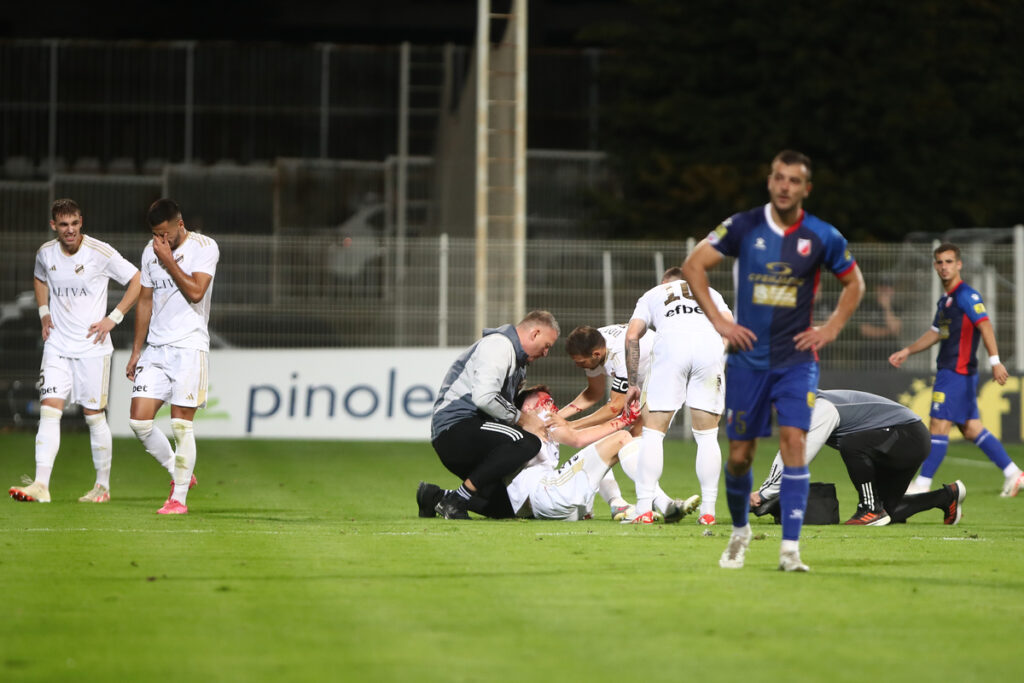 fudbaler Cukarickog na utakmici Mocart Superlige protiv Vojvodine na stadionu Cukarickog, Beograd 29.10.2023. godine Foto: Ivica Veselinov / MN PRESS FUDBAL, FOOTBALL, MOZZART SUPERLIGA, PRVENSTVO SRBIJE, NATIONAL CHAMPIONSHIP, FK CUKARICKI, FK VOJVODINA