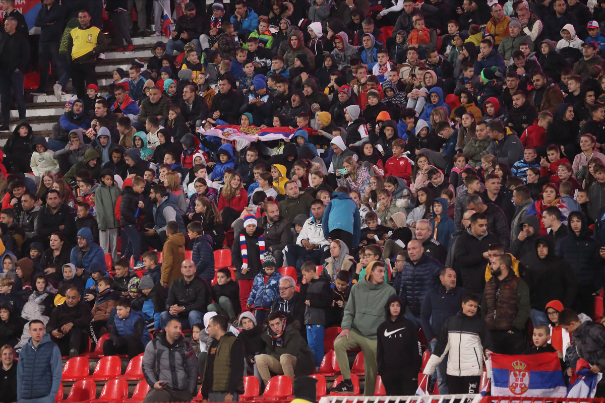 NAVIJACI fudbalera reprezentacije Srbije na utakmici kvalifikacija za UEFA Evropsko prvenstvo 2024 godine protiv Crne Gore na stadionu Rajka Mitica, Beograd 17.10.2023. godine Foto: Marko Metlas Fudbal, Reprezentacija, Srbija, Crna Gora, UEFA Evropsko prvenstvo, EURO 2024