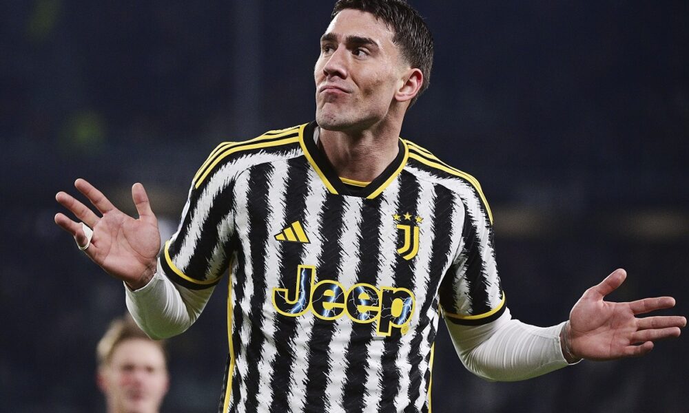 Juventus' Dusan Vlahovic reacts during the Italian Serie A soccer match between Juventus and Inter Milan, at the Allianz stadium in Turin, Italy, Sunday, Nov. 26, 2023. (Marco Alpozzi/LaPresse via AP)