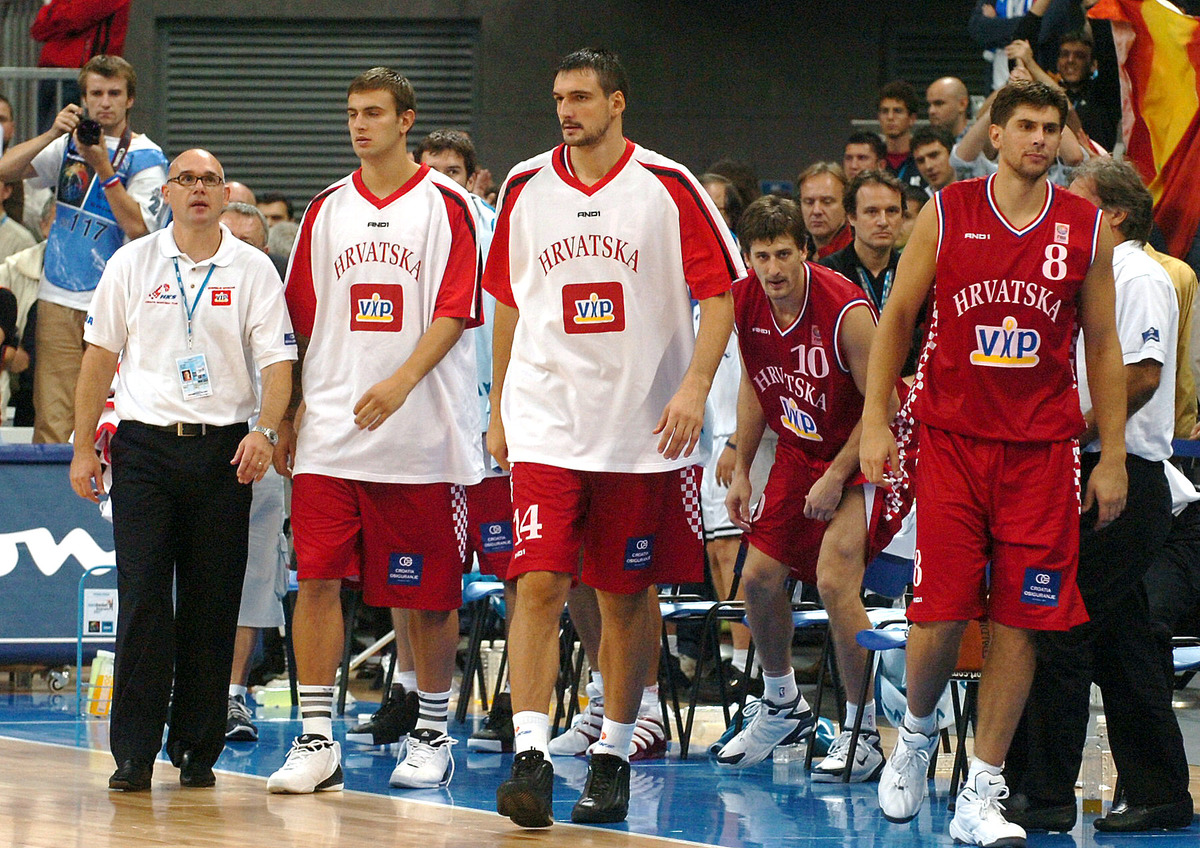 KOSARKA - EUROBASKET 2005 - Dalibor Bagaric, Mario Kasun, gordan Giricek i Nikola Prkacin, kosarkasi Hrvatske, i selektor Neven Spahija, posle utakmice protiv Spanije.Beograd, 23.09.2005. snimio:N.Parausic ®