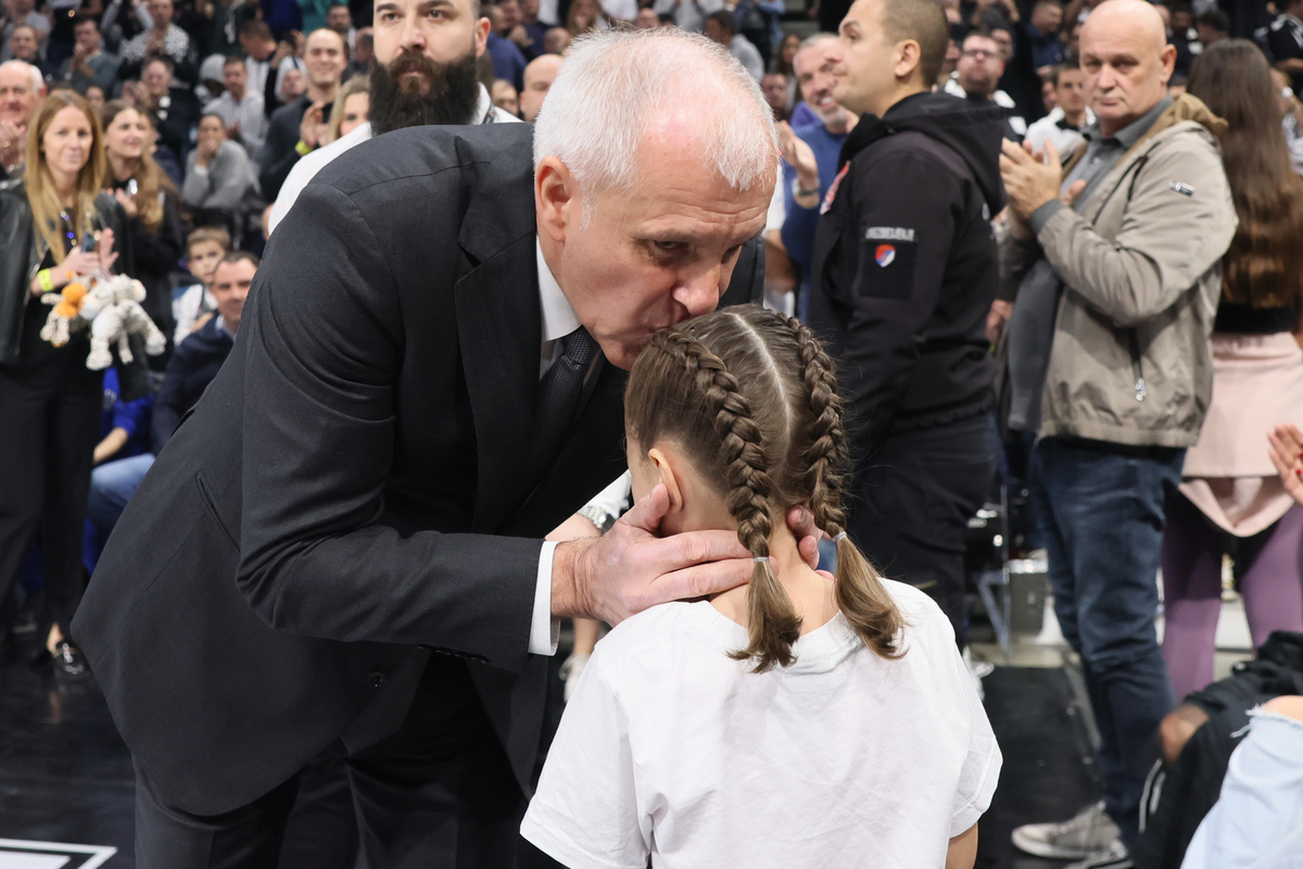 Željko Obradović trener Partizana na utakmici Evrolige protiv Virtusa u hali Stark Beogradska arena, Beograd 28.12.2023. godine Foto: Marko Metlas Kosarka, Partizan, Evroliga, Virtus