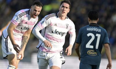 Juventus' Dusan Vlahovic, center, celebrates after scoring his side's second goal during a Serie A soccer match between Frosinone and Juventus, at Benito Stirpe Stadium, in Frosinone, Italy, Saturday, Dec. 23, 2023. (Alfredo Falcone/LaPresse via AP)
