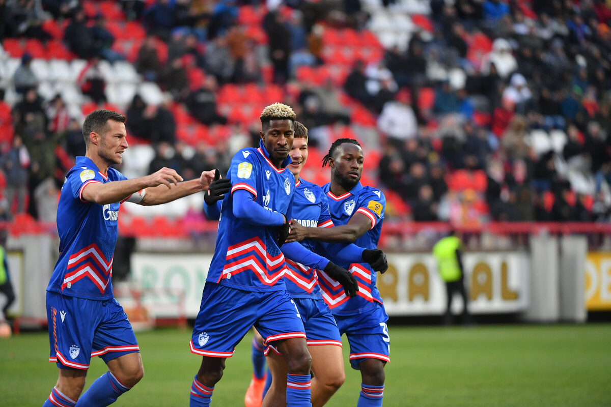 PETER OLAYINKA, Peter Olajinka fudbaler Crvene zvezde na utakmici Superlige Prvenstva Srbije protiv Napretka u Krusevcu na stadionu Mladost, Krusevac, 03.12.2023. godine Foto: Mladjan Ivanovic Fudbal, Crvena zvezda, Superliga Prvenstvo Srbije, Napredak