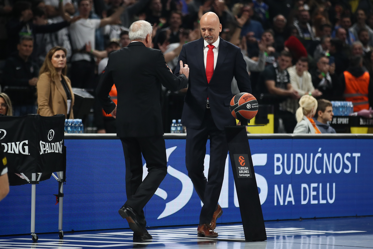 ZELJKO OBRADOVIC trener kosarkasa Partizana i SASA OBRADOVIC trener kosarkasa Monaka na utakmici Evrolige izmedju Partizana i Monaka u hali Beogradska Stark Arena, Beograd 05.12.2023. godine Foto: Ivica Veselinov / MN PRESS KOSARKA, BASKETBALL, EVROLIGA, EUROLEAGUE, PARTIZAN, MONACO, MONAKO