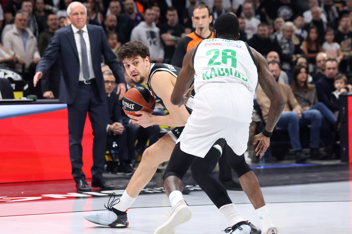 kosarkas Partizana na utakmici Evrolige protiv Zalgirisa u hali Stark Arena, Beograd 26.01.2024. Foto: Marko Metlas Kosarka, Partizan, Evroliga, Zalgiris