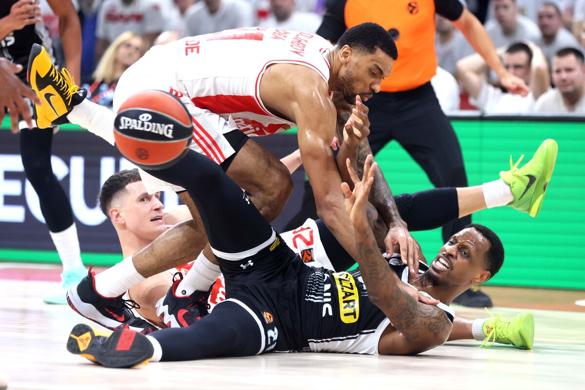 kosarkas Crvene zvezde na utakmici Evrolige protiv Partizana u hali Stark Beogradska arena, Beograd 04.01.2023. godine Foto: Marko Metlas Kosarka, Crvena zvezda, Evroliga, Partizan