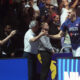 SVETISLAV PESIC selektor i trener i NIKOLA JOKIC kosarkasi reprezentacije Srbije na utakmici FIBA Evropskog prvenstva protiv Italije u Mercedes Benc areni, Berlin 11.09.2022. godine Foto: Marko Metlas Kosarka, Srbija, FIBA Evropsko prvenstvo, Italija