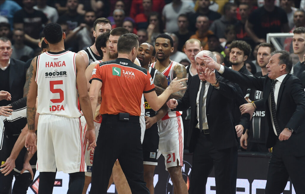 Tuca kosarkasa Partizana i Crvene zvezde utakmici ABA lige, u Beogradskoj Stark areni. Beograd, 28.01.2024. foto: Nebojsa Parausic Kosarka, ABA League, Crvena zvezda, Partizan