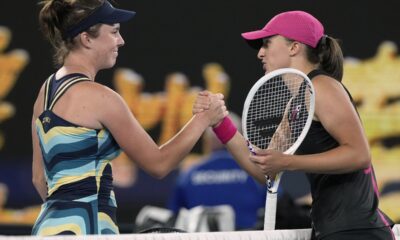 Linda Noskova pobedila Igu Šjvontek, šok na Australijan openu