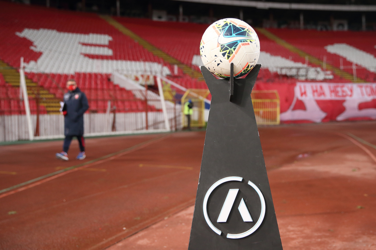 LOPTA fudbaleri Crvene zvezde na utakmici Superlige Prvenstva Srbije protiv Rada na stadionu Rajka Mitica, Beograd, 29.11.2020. godine Foto: Marko Metlas Fudbal, Crvena zvezda, Superliga Prvenstvo Srbije, Rad, Ilustracija