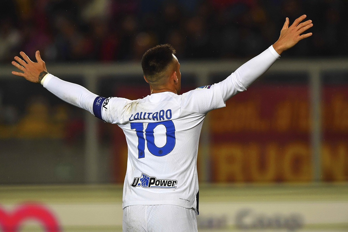 Inter's Lautaro Martínez celebrates scoring their side's first goal of the game during the Italian Serie A soccer match between Lecce and Inter at the Via del Mare stadium in Lecce, Italy, Sunday, Feb. 25, 2024. (Giovanni Evangelista/LaPresse via AP)