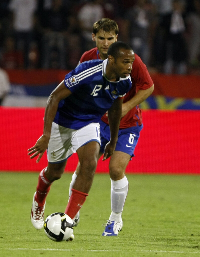 Thierry Henry Tieri Anri fudbaler reprezentacije Francuske na utakmici kvalifikacija za FIFA Svetsko prvenstvo u Juznoj Africi 2010. godine protiv Branislav Ivanovic iz Srbije na stadionu Crvene zvezde 09.09.2009. godine Foto: Marko Metlas