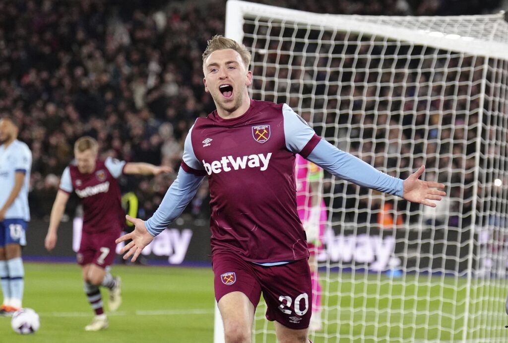 West Ham United's Jarrod Bowen celebrates scoring his side's second goal of the game during the English Premier League soccer match between West Ham United and Brentford at the London Stadium, London, Monday Feb. 26, 2024. (John Walton/PA via AP)
