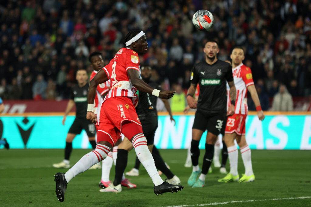 fudbaler Crvene zvezde na utakmici Mocart Superlige protiv Partizana, na stadionu Rajko Mitic, Beograd, 09.03.2024. foto: Marko Metlas Fudbal, 172. derbi, Partizan, Crvena zvezda, derbi, Superliga