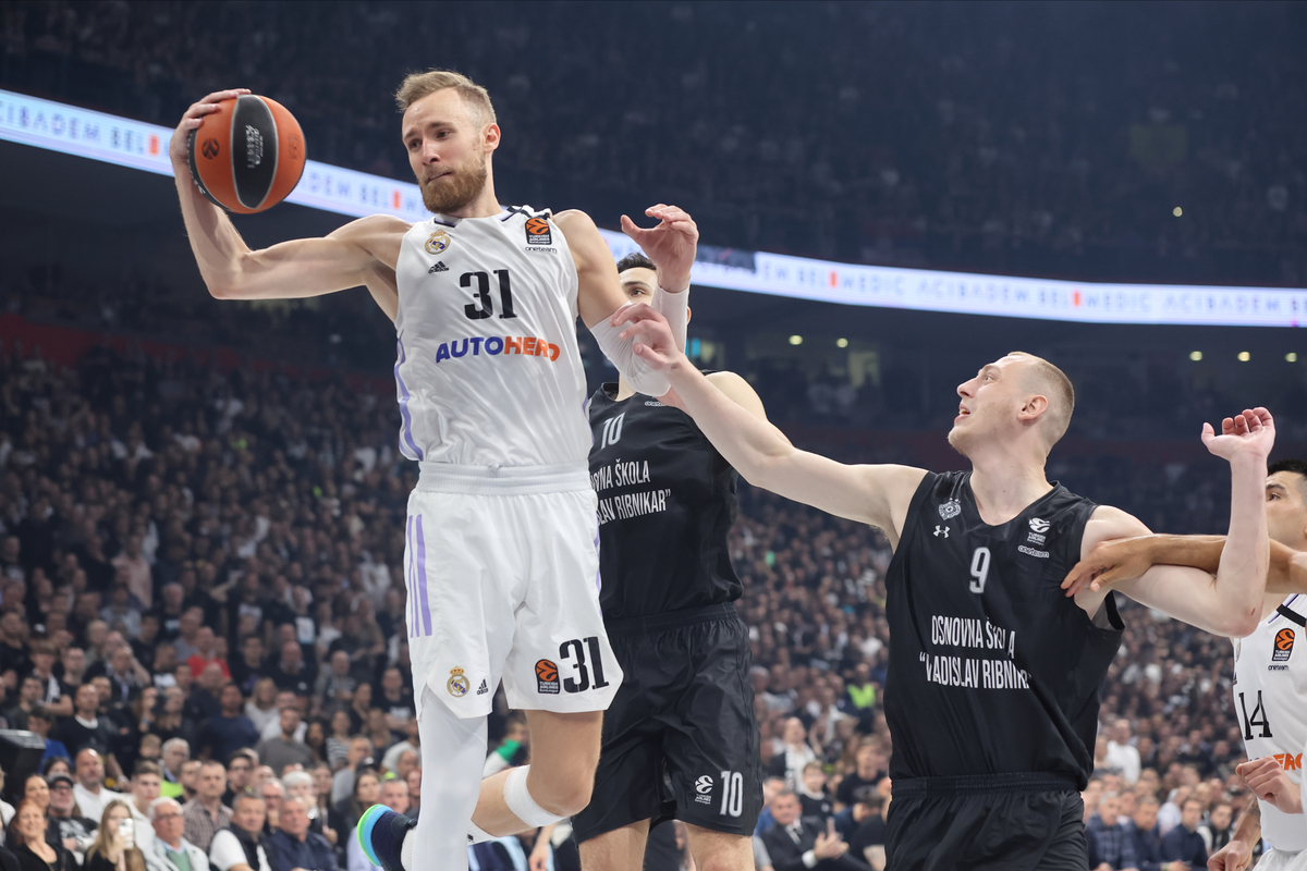 DZANAN MUSA kosarkas Reala Madrid na utakmici Evrolige protiv ALEN SMAILAGIC iz Partizana u hali Stark Beogradska arena, Beograd 04.05.2023. godine Foto: Marko Metlas Kosarka, Partizan, Evroliga, Real Madrid