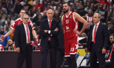 MILAN TOMIC pomocni trener i NIKOLA MIROTIC, ETTORE MESSINA Etore Mesina trener kosarkasa Emporio Armani Olimpija Milano na utakmici Evrolige protiv Crvene zvezde u hali Stark Beogradska arena, Beograd 24.11.2023. godine Foto: Marko Metlas Kosarka, Crvena zvezda, Evroliga, Emporio Armani Milano