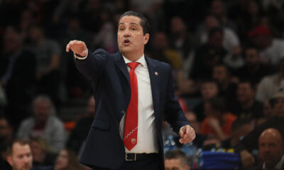 Trener Crvene Zvezde na utakmici Evrolige protiv Virtusa u hali Beogradska Stark Arena, Beograd 22.03.2024. godine Foto: Ivica Veselinov / MN PRESS KOSARKA, BASKETBALL, EVROLIGA, EUROLEAGUE, CRVENA ZVEZDA, VIRTUS