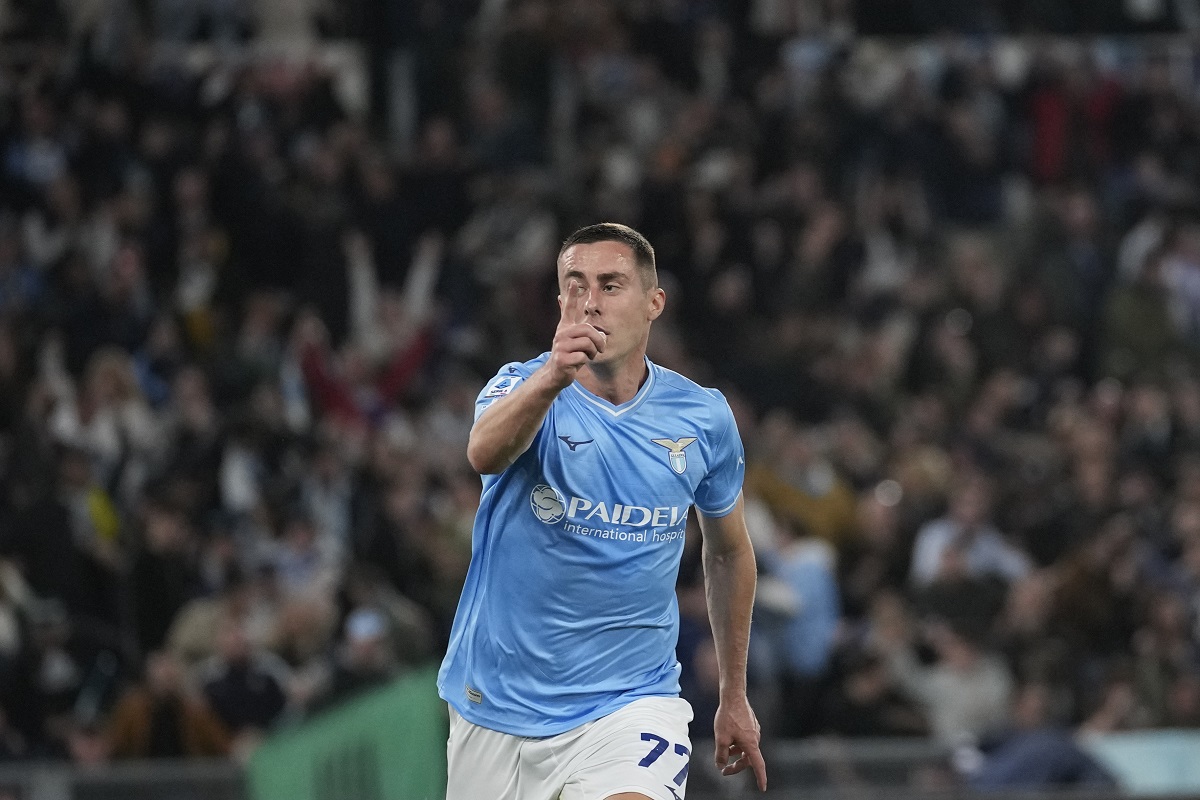 Lazio's Adam Marusic celebrates after scoring his side's opening goal during the Serie A soccer match between Lazio and Juventus at Rome's Olympic Stadium, Saturday, March 30, 2024. (AP Photo/Andrew Medichini)