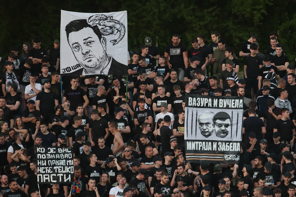 Navijači Partizana, Grobari, na utakmici Mocart Superlige protiv Čukaričkog na stadionu Cukarickog, Beograd 14.04.2024. godine Foto: Ivica Veselinov / MN PRESS FUDBAL, FOOTBALL, MOZZART SUPERLIGA, PRVENSTVO SRBIJE, NATIONAL CHAMPIONSHIP, FK CUKARICKI, FK PARTIZAN