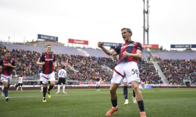 Bologna's Alexis Saelemaekers celebrates after scoring the 2-0 goal during the Italian Serie A soccer match between Bologna and Salernitana at the Renato Dall'Ara Stadium in Bologna, Italy, Monday, April 1, 2024. (Massimo Paolone/LaPresse via AP)