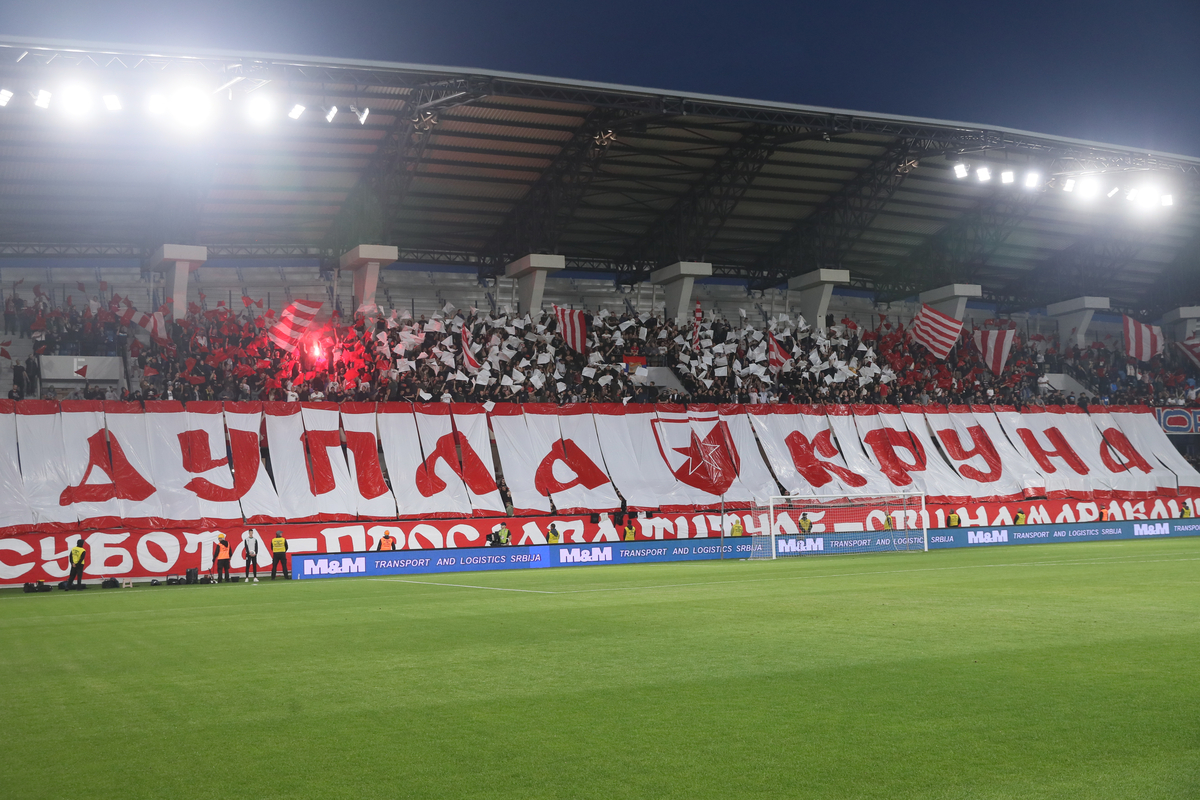 Navijači Crvene zvezde na utakmici finala Kupa Srbije protiv Vojvodine na stadionu Lagator Loznica 21.05.2024. godine Foto: Marko Metlas Fudbal, Crvena zvezda, Finale Kup Srbije, Vojvodina