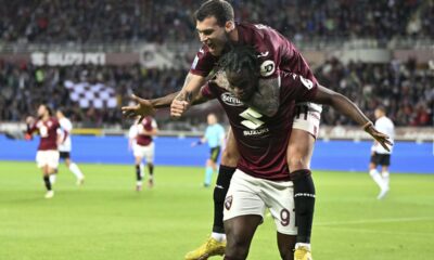 Torino's Duvan Zapata, bottom, celebrates after scoring the 1-0 goal for his team , during the Serie A soccer match between Torino and AC Milan, Saturday, May 18, 2024, at the Olimpico Grande Torino Stadium in Turin, Italy. (Tano Pecoraro/LaPresse via AP)