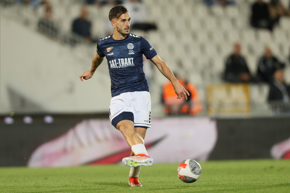 NEMANJA STOJIC fudbaler TSC Backa Topola na utakmici Superlige Prvenstva Srbije protiv Partizana na stadionu Partizana, Beograd 28.04.2024. godine Foto: Marko Metlas Fudbal, Partizan, Superliga Prvenstvo Srbije, TSC Backa Topola