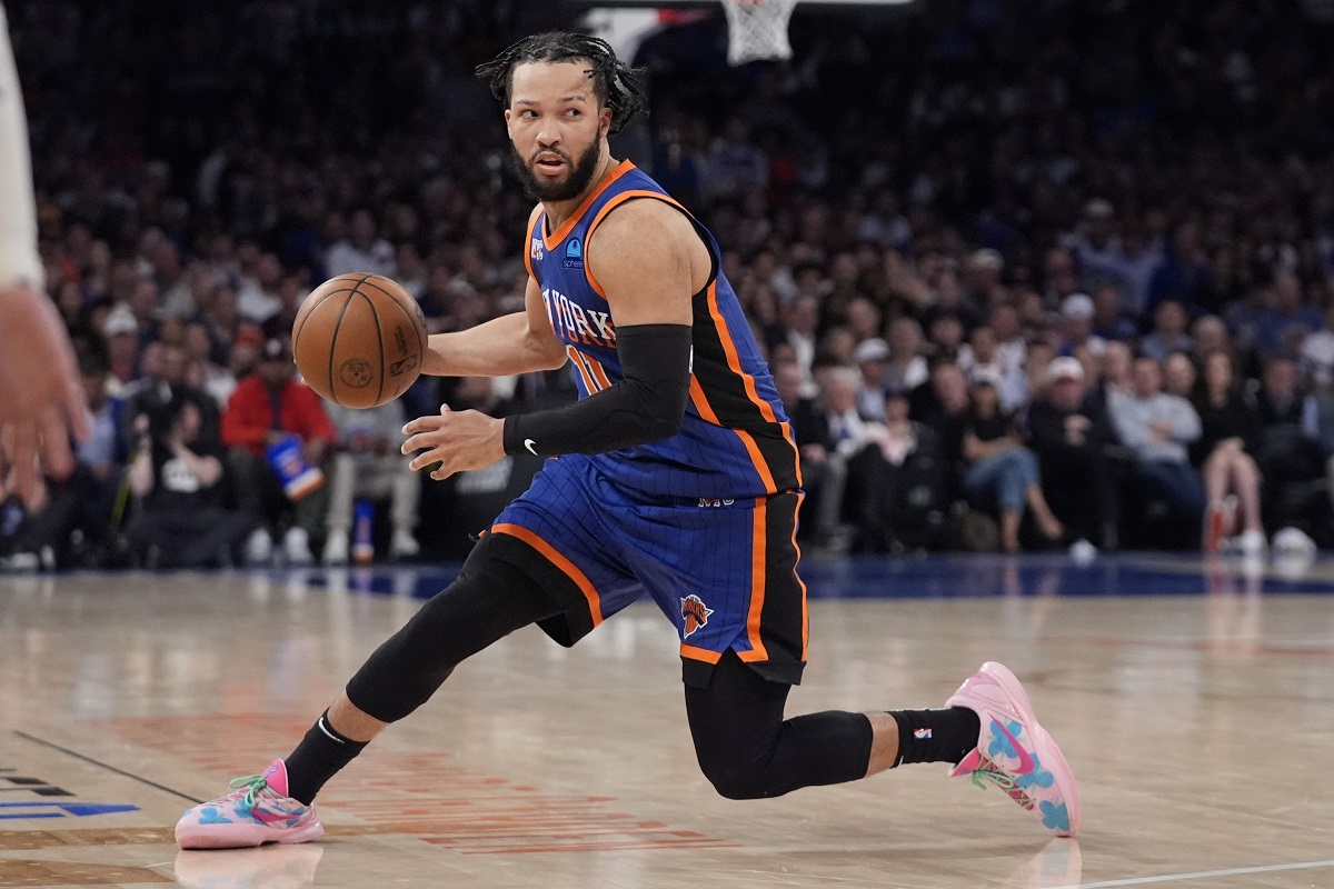New York Knicks' Jalen Brunson (11) looks to pass during the second half of Game 5 in an NBA basketball second-round playoff series against the Indiana Pacers, Tuesday, May 14, 2024, in New York. The Knicks won 121-91. (AP Photo/Frank Franklin II)