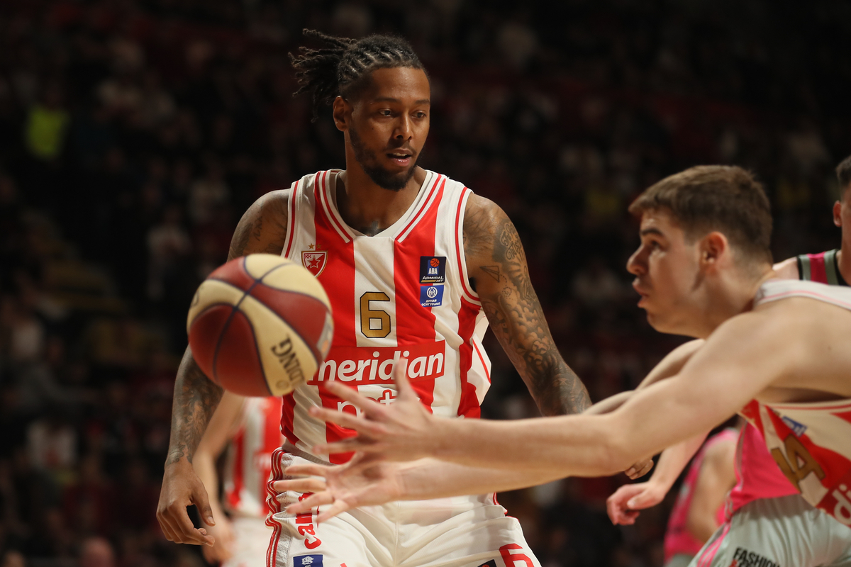 kosarkas Crvene Zvezde na utakmici polufinala plejofa ABA lige protiv Mege hali Aleksandar Nikolic, Beograd 03.05.2024. godine Foto: Ivica Veselinov / MN PRESS KOSARKA, BASKETBALL, ABA LIGA, ABA LEAGUE, CRVENA ZVEZDA, MEGA MIS