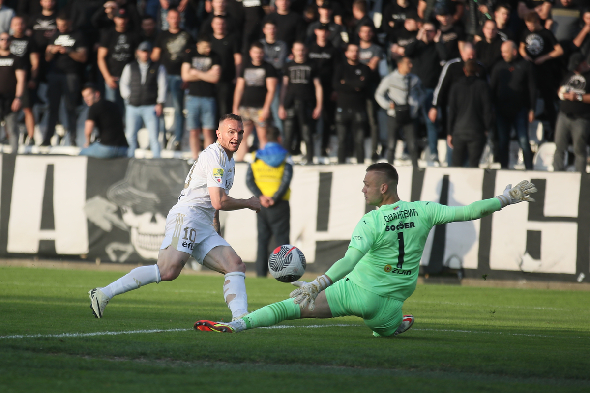 fudbaler Cukarickog na utakmici Mocart Superlige protiv Partizana na stadionu Cukarickog, Beograd 17.05.2024. godine Foto: Ivica Veselinov / MN PRESS FUDBAL, FOOTBALL, MOZZART SUPERLIGA, PRVENSTVO SRBIJE, NATIONAL CHAMPIONSHIP, FK CUKARICKI, FK PARTIZAN