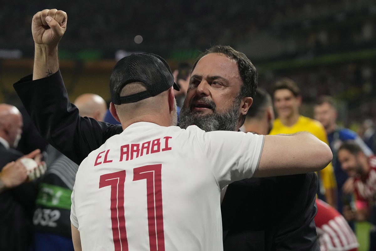 Olympiacos president Evangelos Marinakis celebrates at the end of the Conference League final soccer match between Olympiacos FC and ACF Fiorentina at OPAP Arena in Athens, Greece, Thursday, May 30, 2024. Olympiacos won 1-0. (AP Photo/Thanassis Stavrakis)