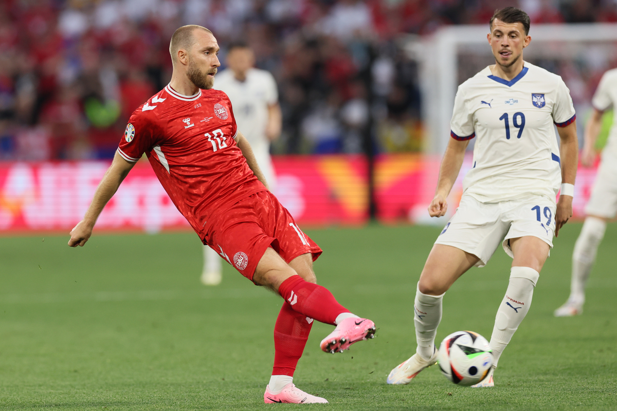 fudbaler reprezentacije Srbije ana utakmici UEFA Evropskog prvenstva 2024 godine protiv Danske na stadionu Minhen fudbal arena, Minhen, 25.06.2024. godine Foto: Marko Metlas Fudbal, Reprezentacija, Srbija, UEFA Evropsko prvenstvo, EURO 2024, Danska