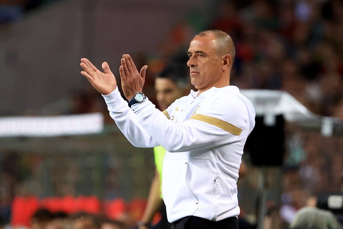 FILE - Slovakia coach Francesco Calzona claps his hands during the Euro 2024 group J qualifying soccer match between Portugal and Slovakia at the Dragao stadium in Porto, Portugal, on Oct. 13, 2023. Slovakia coach Francesco Calzona presented on Friday a combination of young and experienced players in his squad for the European Championship. The Italian said that the only way of succeeding for his 26-man squad at the tournament in Germany is to rely on teamwork. (AP Photo/Luis Vieira, File)