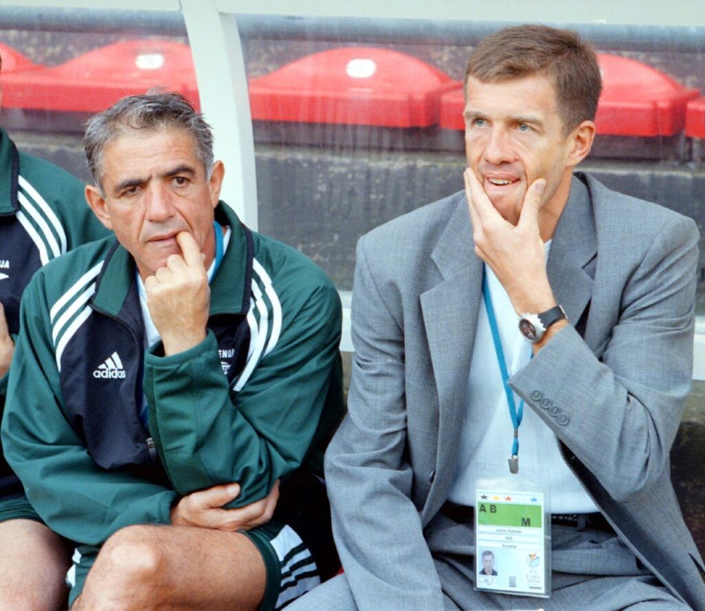 FUDBAL - EURO 2000 - Srecko Katanec, selektor slovenije, sa pomocnikom Danilom Popivodom.
Sarloa, 13.06.2000.
                              snimio:N.Parausic