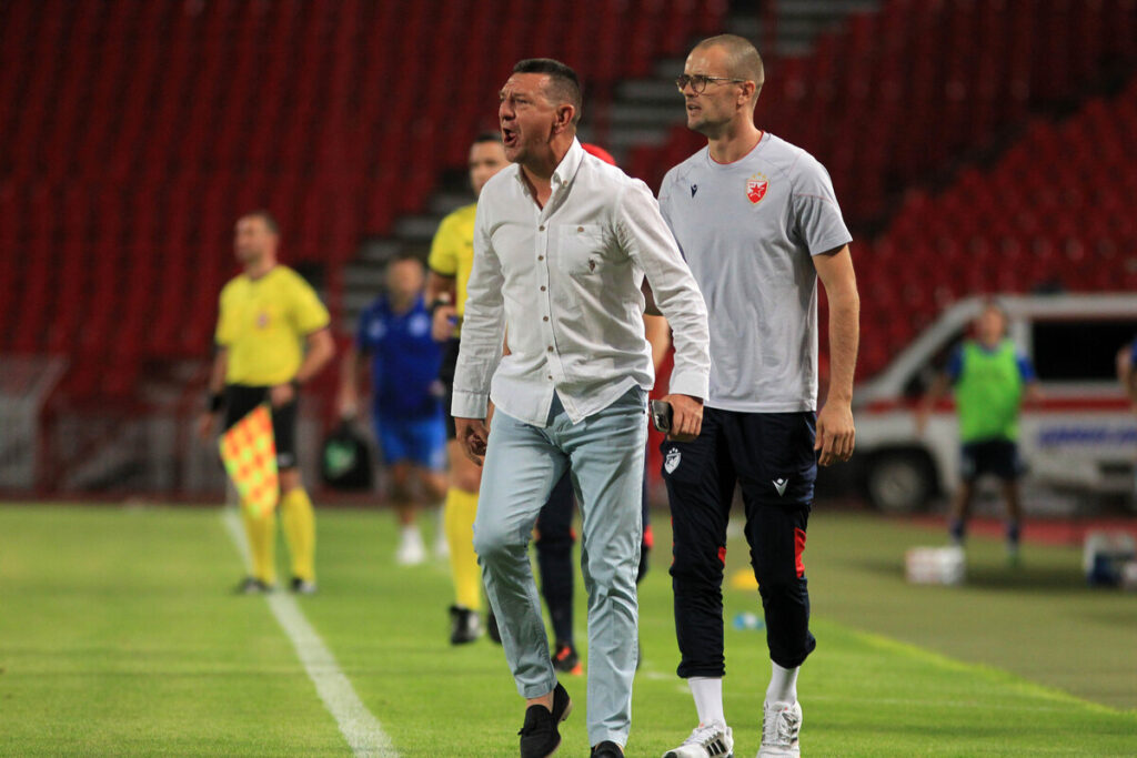 tim-menadžer Crvene zvezde na utakmici Superlige Prvenstva Srbije protiv Mladosti Lucani na stadionu Rajka Mitica, Beograd, 27.07.2024. godine Foto: MN press /vm Fudbal, Crvena zvezda, Superliga Prvenstvo Srbije, Mladost Lucani