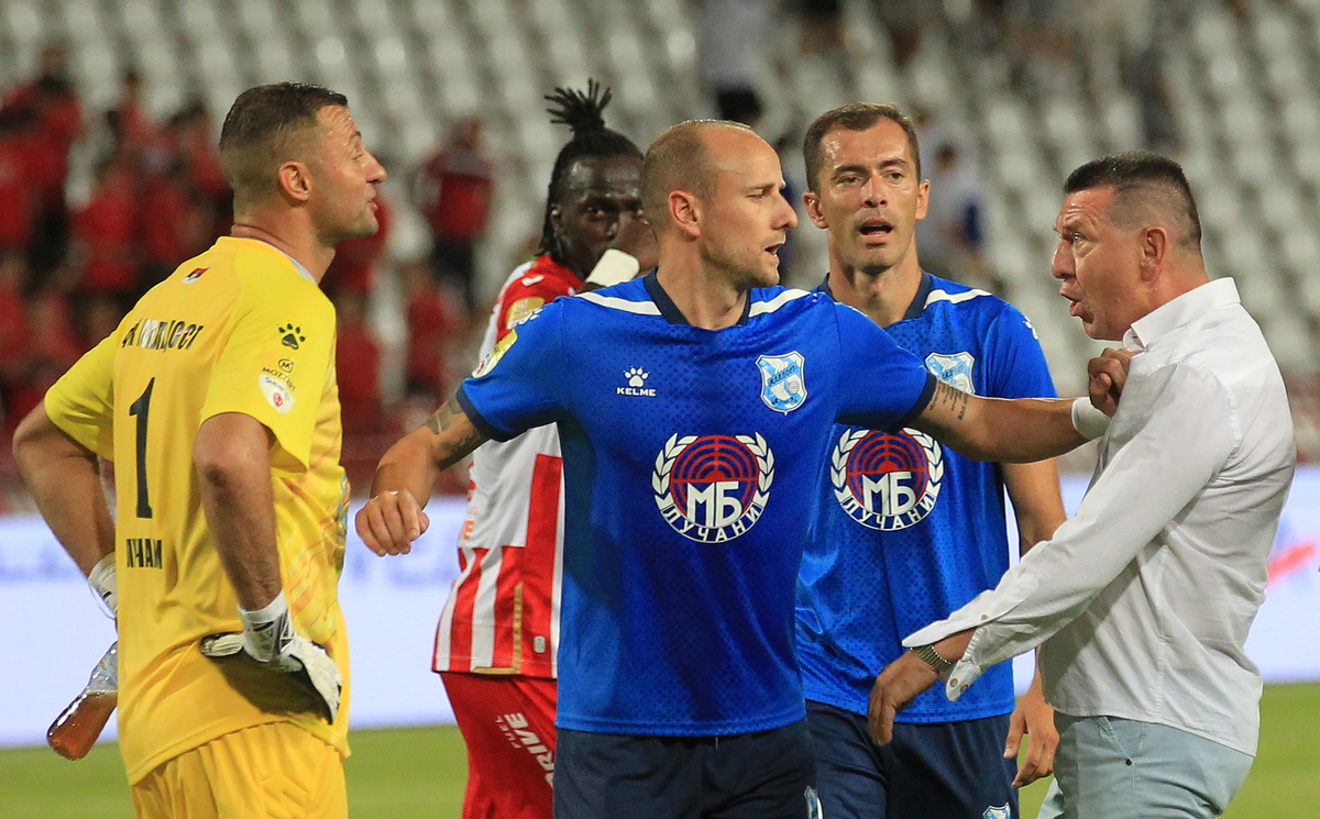 Saša Stamenković i Goran Negić na utakmici Superlige Prvenstva Srbije Crvena zvezda - Mladosti Lucani na stadionu Rajka Mitica, Beograd, 27.07.2024. godine Foto: MN press /vm Fudbal, Crvena zvezda, Superliga Prvenstvo Srbije, Mladost Lucani