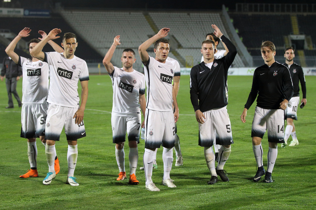 MILAN MITROVIC, ZORAN TOSIC, SASA ILIC,OGNJEN OZEGOVIC, YURII VAKULKO Juri Vakulko RADOST fudbalera Partizana na utakmici Superlige Prvenstva Srbije protiv Cukarickog na stadionu Partizana, Beograd 22.04.2018. godine Foto: Marko Metlas Fudbal, Partizan, Superliga Prvenstvo Srbije, Cukaricki