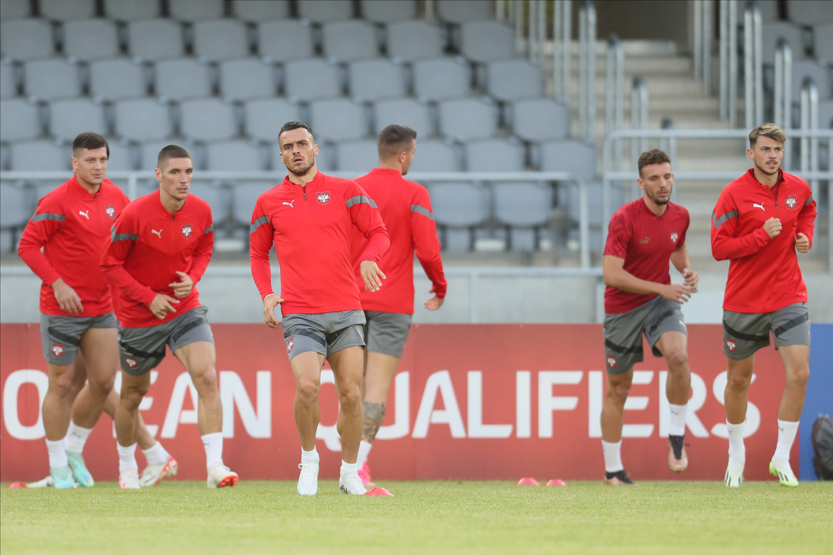 LUKA JOVIC, NIKOLA MILENKOVIC, FILIP KOSTIC, STRAHINJA ERAKOVIC, LAZAR SAMARDZIC trening fudbalera reprezentacije Srbije pred utakmicu kvalifikacija za UEFA Evropsko prvenstvo 2024 godine protiv Litvanije na stadionu Dariaus ir Gireno, Kaunas 09.09.2023. godine Foto: Marko Metlas Fudbal, Reprezentacija, Srbija, Litvanija, UEFA Evropsko prvenstvo, EURO 2024