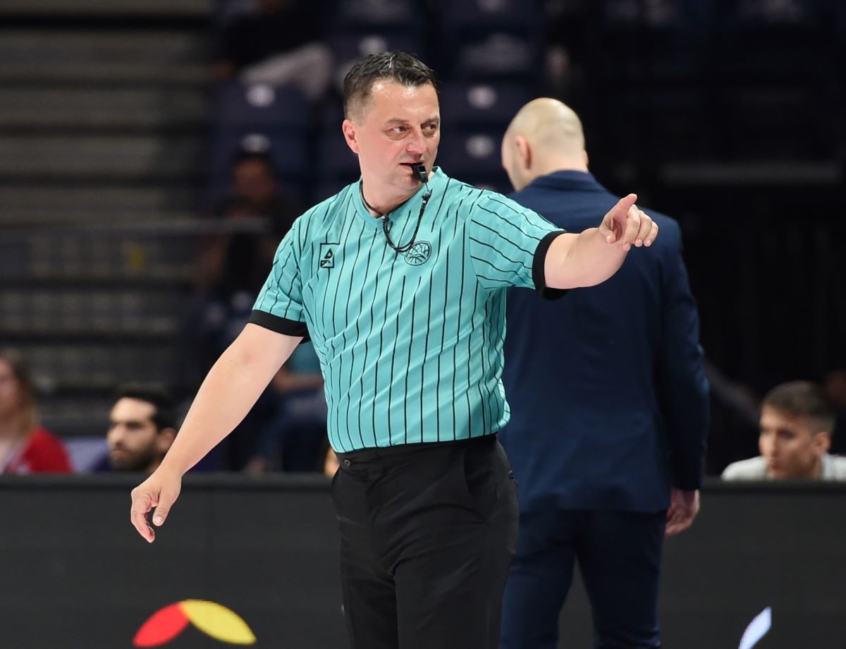 ADEMIR ZURAPOVIC, sudija iz BiH, na utakmici FIBA F4, Peristeri - Tenerife, u Beogradskoj areni. Beograd, 26.04.2024 foto: Nebojsa Parausic / MN Press Kosarka, FIBA F4, Peristeri, Tenerife