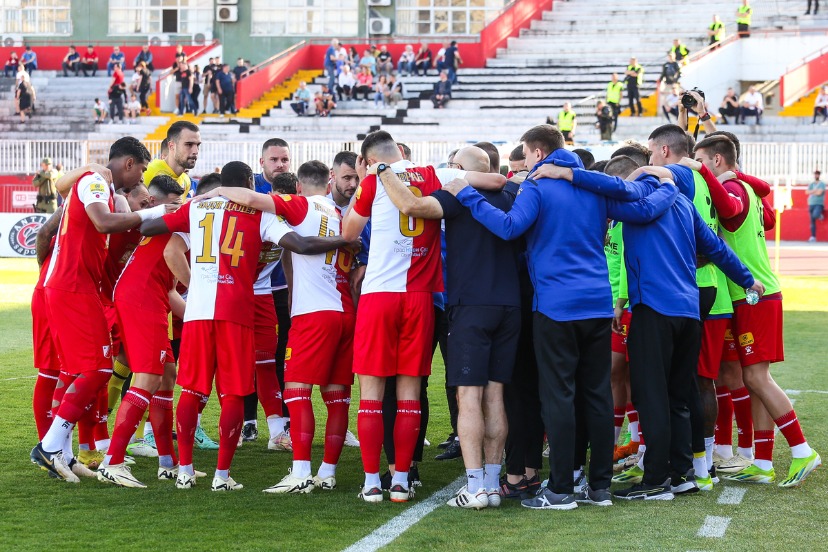 EKIPA fudbalera Vojvodine na utakmici Superlige Prvenstva Srbije protiv Crvene zvezde Novi Sad na stadionu Karadjordje, Novi Sad 28.04.2024. godine Foto: MN Press Fudbal, Crvena zvezda, Superliga Prvenstvo Srbije, Vojvodina Novi Sad