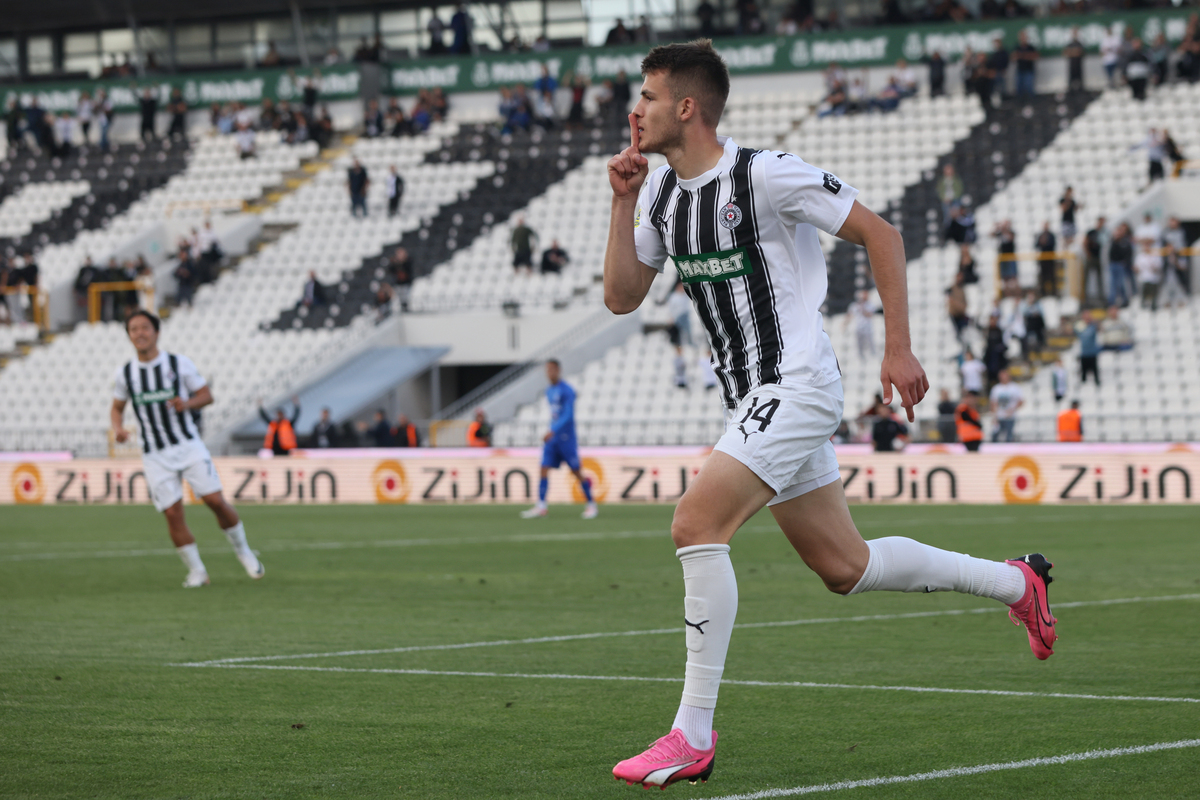 SAMED BAZDAR fudbaler Partizana na utakmici Superlige Prvenstva Srbije protiv Mladosti Lucani na stadionu Partizana, Beograd 12.05.2024. godine Foto: Marko Metlas Fudbal, Partizan, Superliga Prvenstvo Srbije, Mladost Lucani