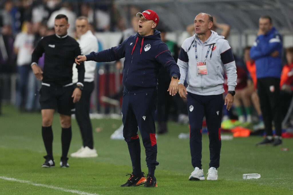 VLADAN MILOJEVIC trener fudbalera Crvene zvezde na utakmici finala Kupa Srbije protiv Vojvodine Novi Sad na stadionu Lagator, Loznica 21.05.2024. godine Foto: Marko Metlas Fudbal, Crvena zvezda, Kup Srbije, Vojvodina Novi Sad